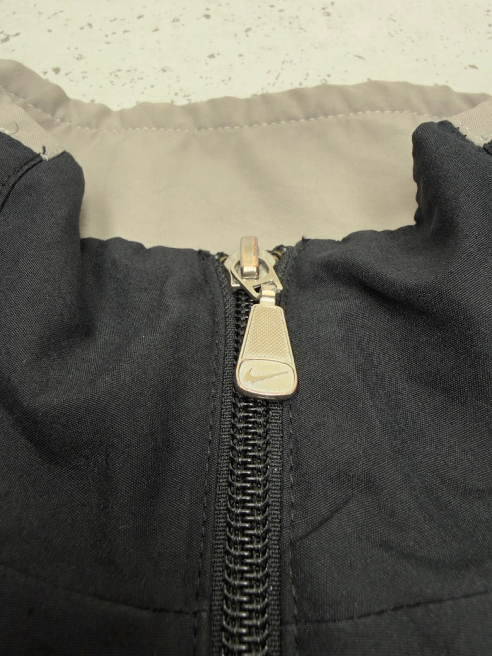 Nike Trainingsjacke schwarz grau Detail