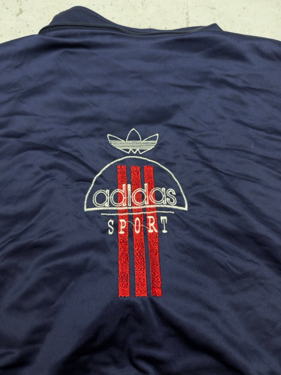 Adidas Trainingsjacke blau rot Detail