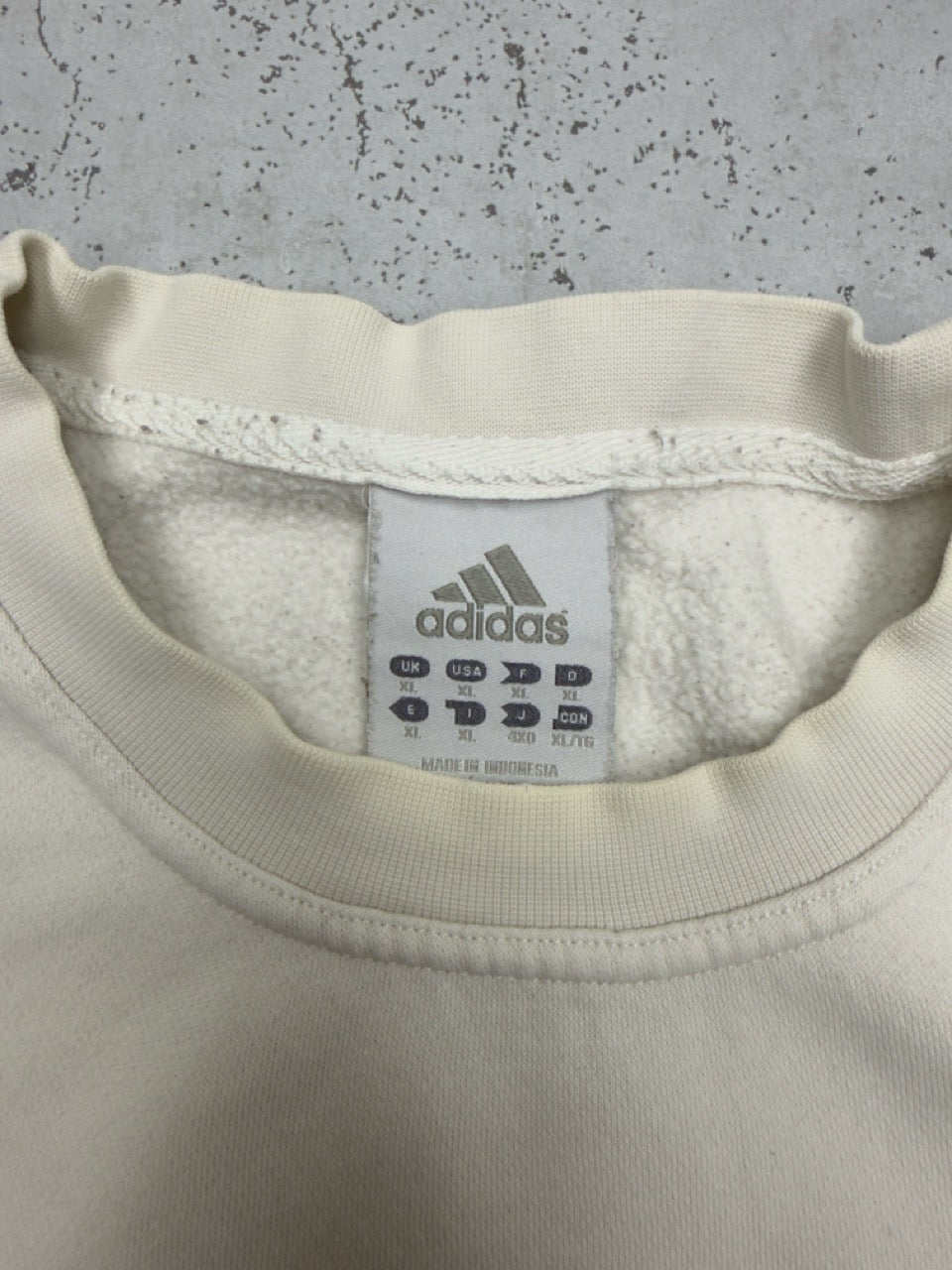 Adidas Sweatshirt creme blau rot Etikett