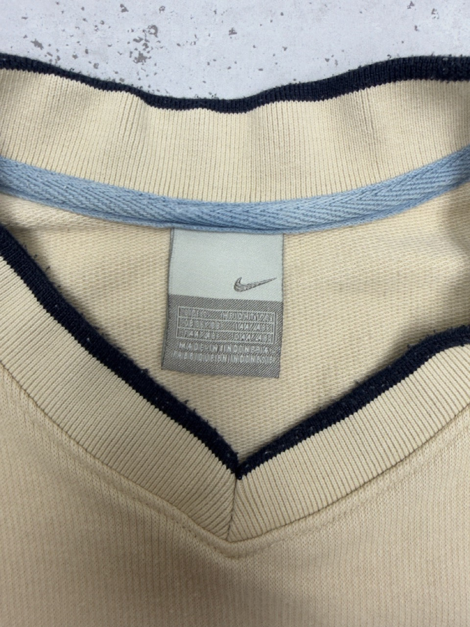 Nike Sweatshirt beige blau Etikett
