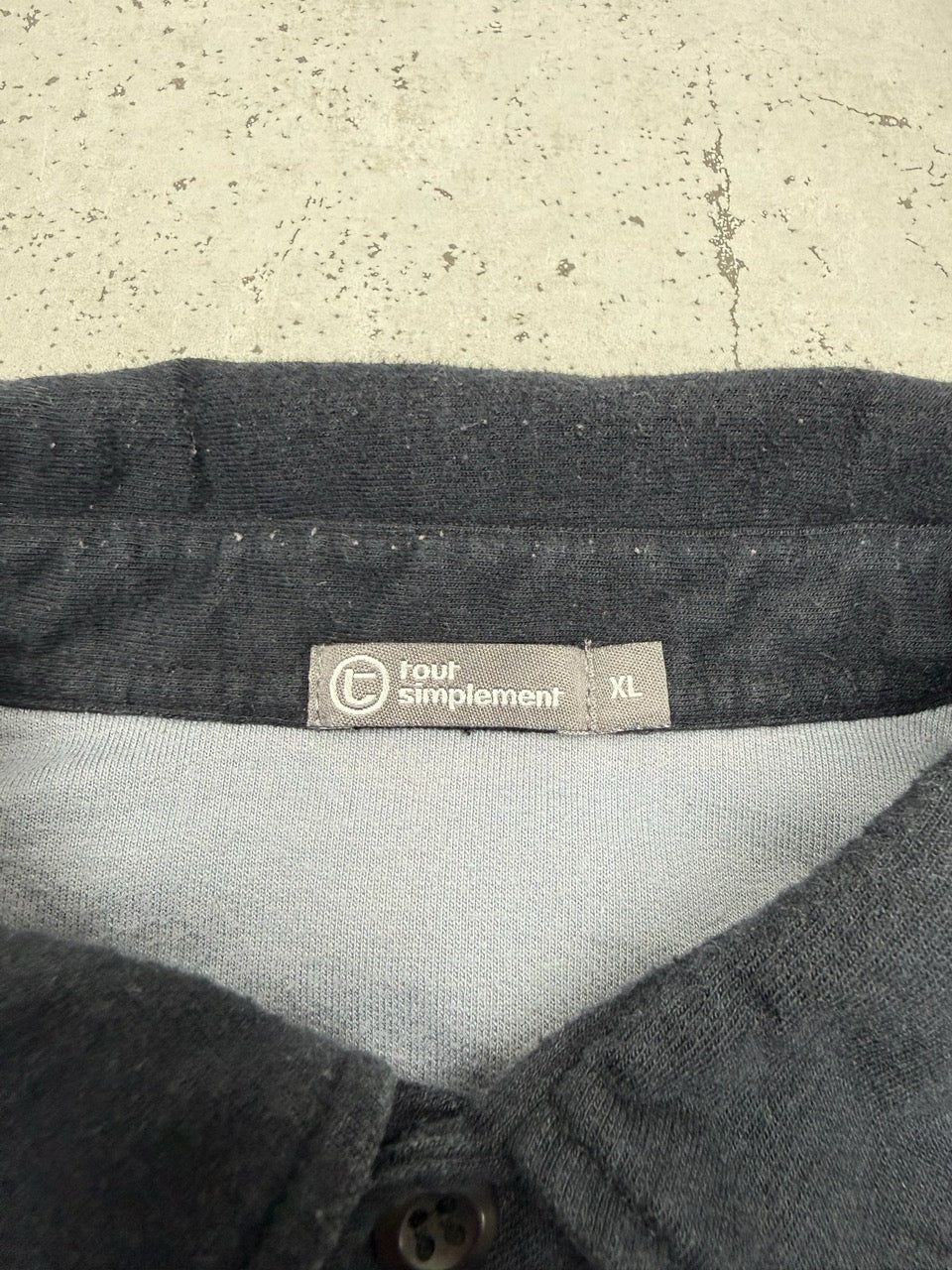 Rugby Longsleeve schwarz grau gestreift Detail