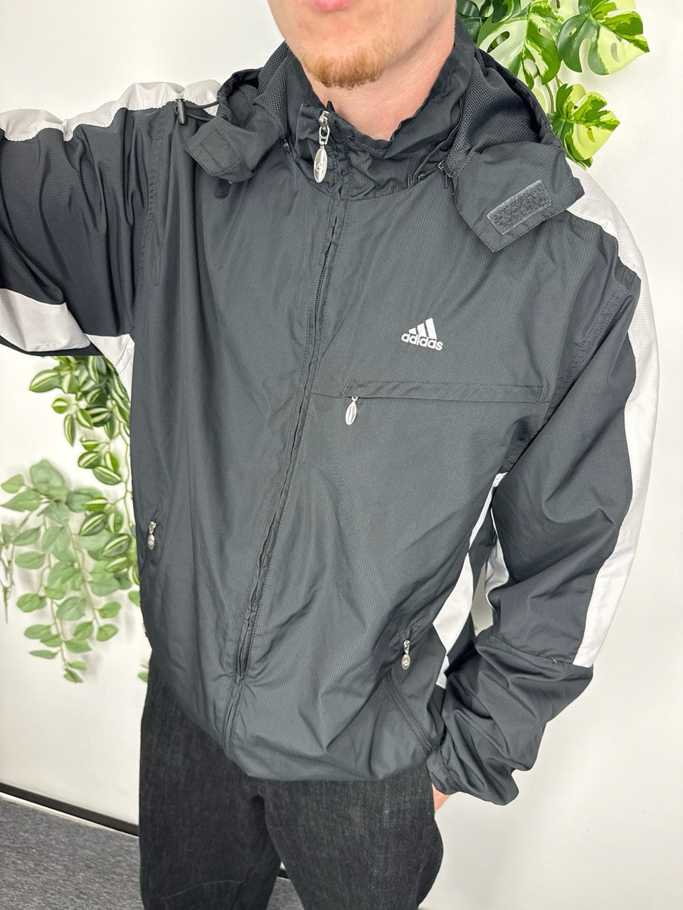 Adidas Kapuzenjacke schwarz grau Fitpic