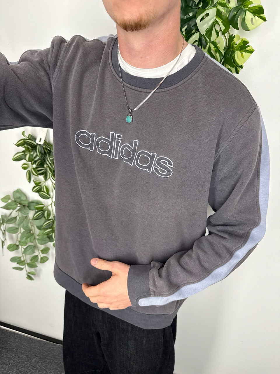 Adidas Sweatshirt dunkelbraun Fitpic