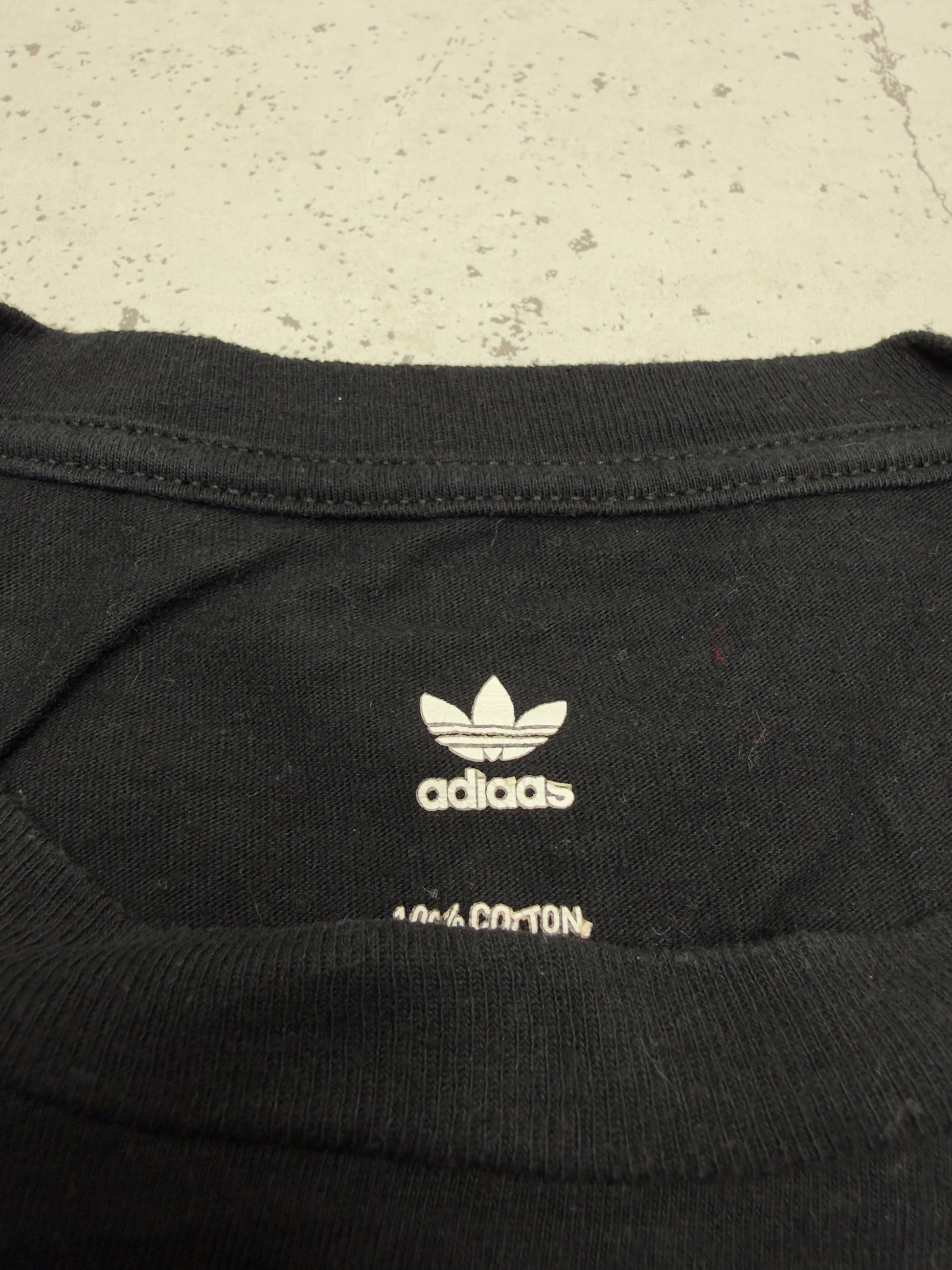 Adidas T-Shirt Schwarz Etikett