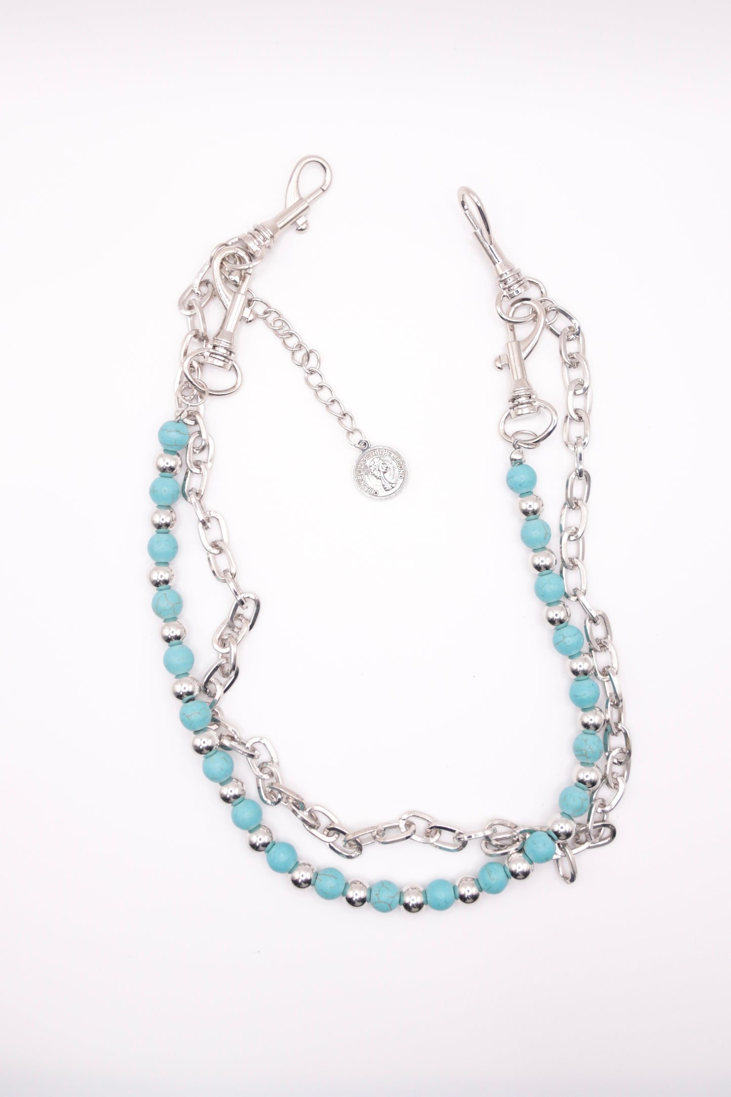"Blue Reign" - Silberne Hosenkette mit türkisfarbenen Perlen - stylisches Accessoire Y2K