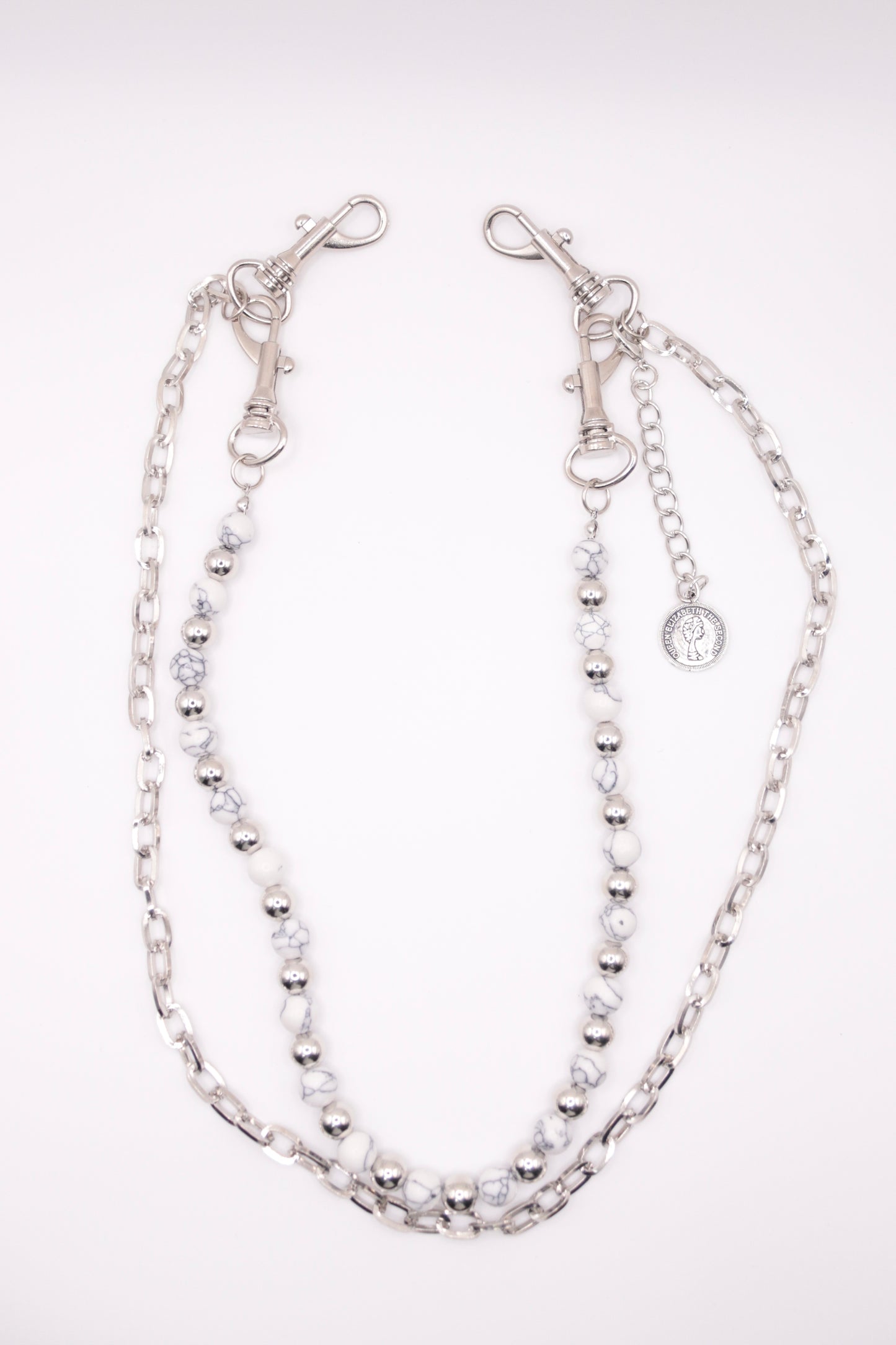 "Elizabeth White" Silberne Hosenkette mit weißen marmor Perlen - stylisches Accessoire Y2K