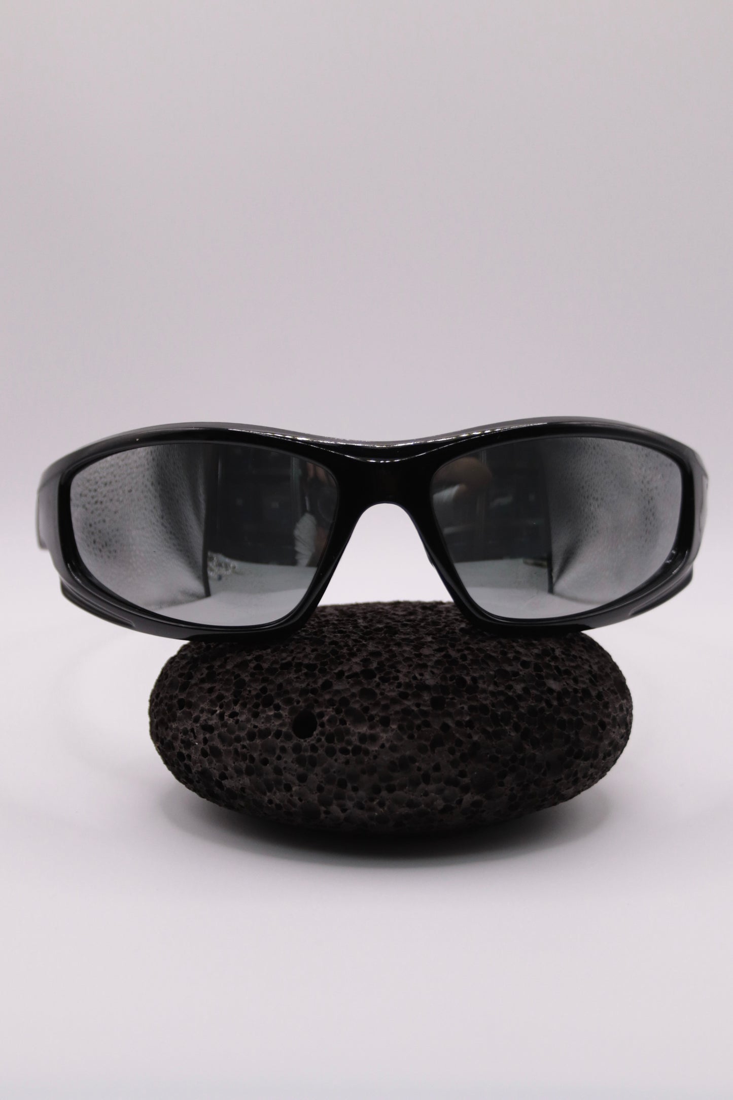 Schwarze Sport-Sonnenbrille • Futuristic Y2K Vibe