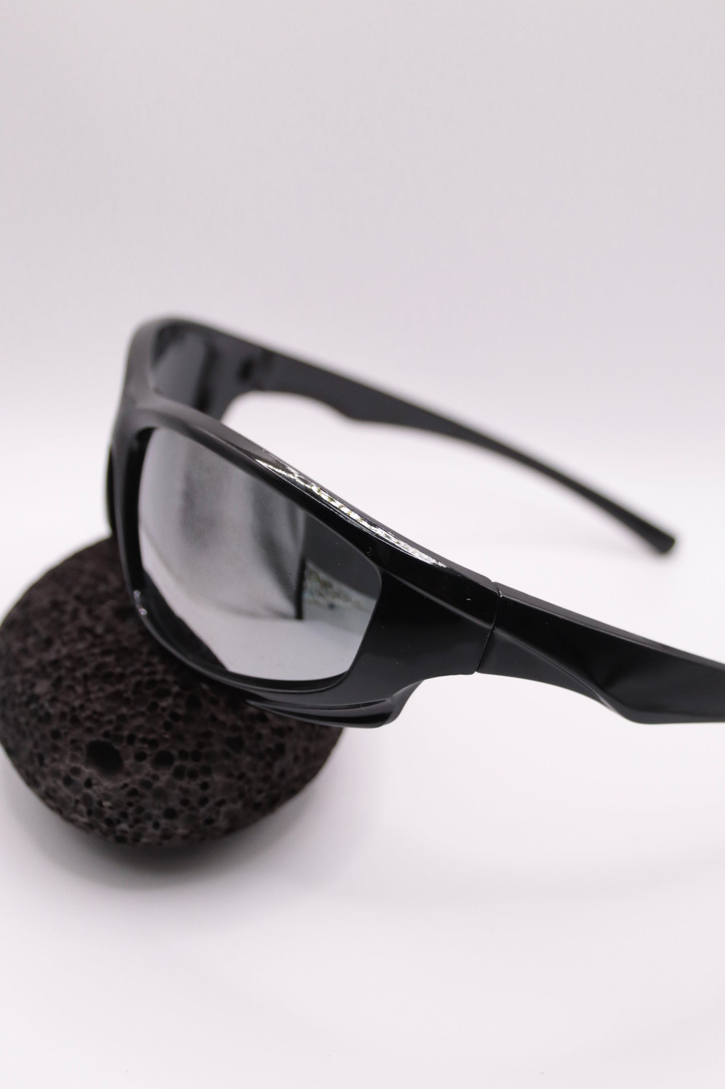 Schwarze Sport-Sonnenbrille • Futuristic Y2K Vibe