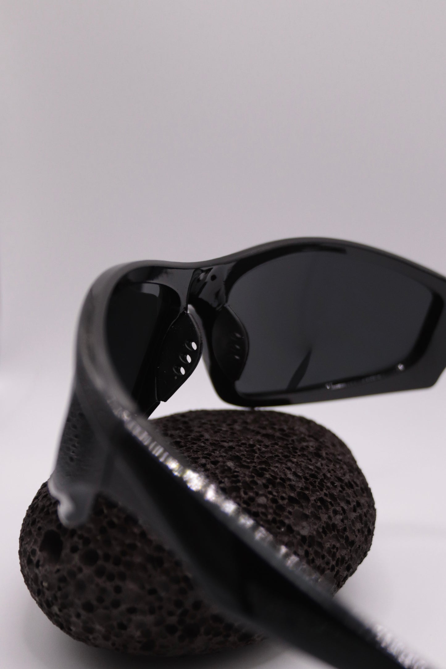 Schwarze Sport-Sonnenbrille • Futuristic Y2K Vibe