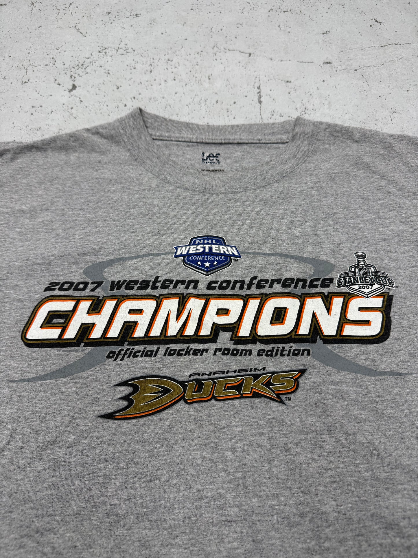 Lee Sport NHL vintage Anaheim Ducks Champions Eishockey T-Shirt grau XL
