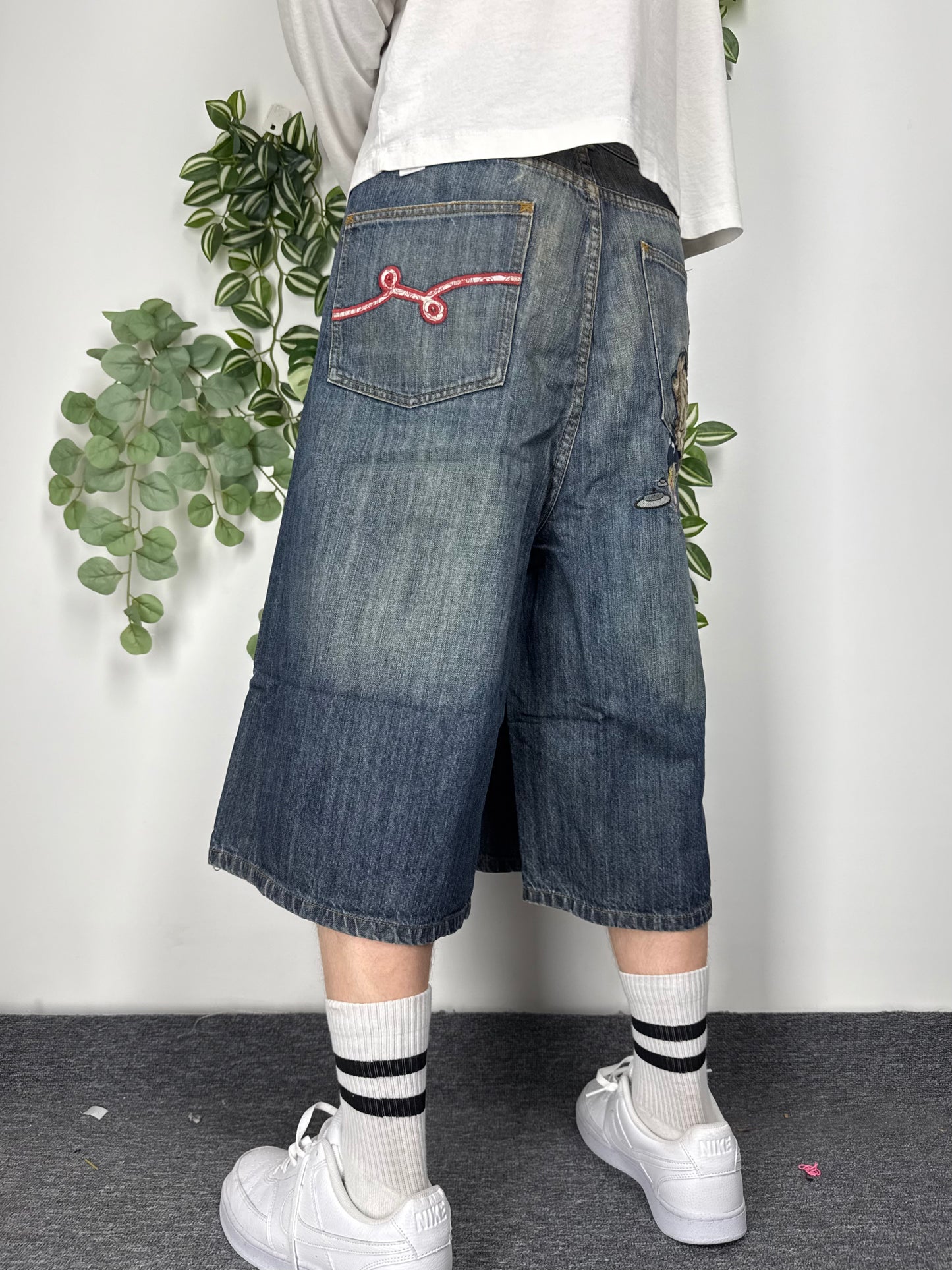 LRG Vintage Baggy Jorts mit Stickerei, W42, Vorderansicht