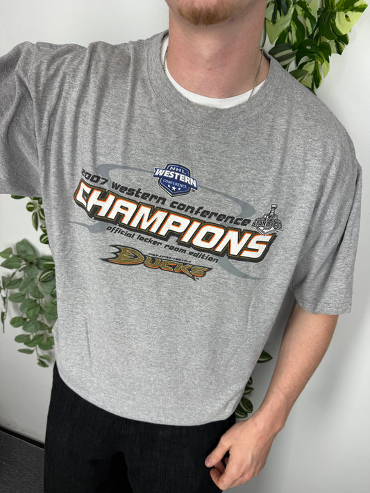Lee Sport NHL vintage Anaheim Ducks Champions Eishockey T-Shirt grau XL
