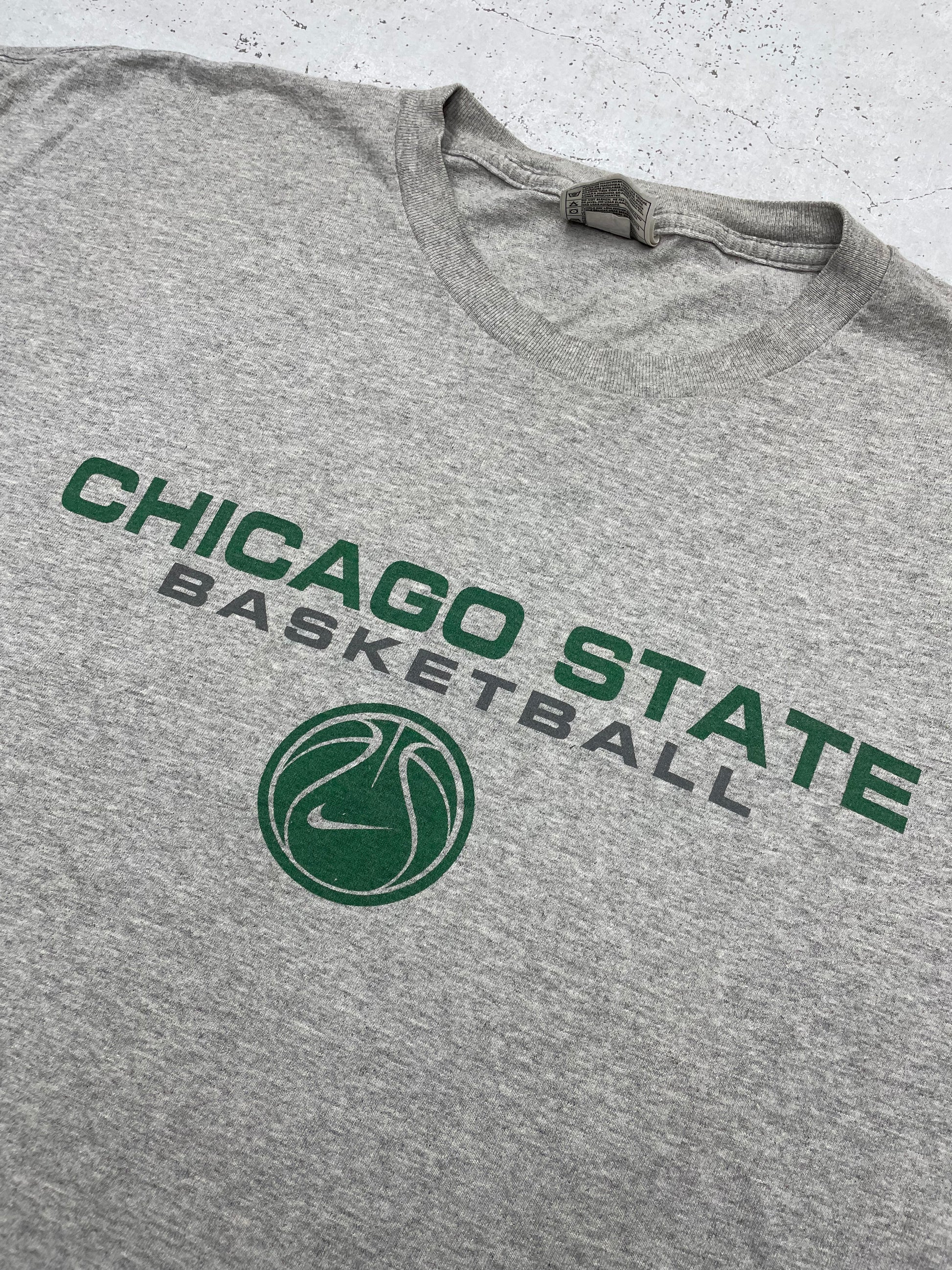 Nike Basketball Chicago State Vintage T-Shirt Grau XL - MonkeysVintage