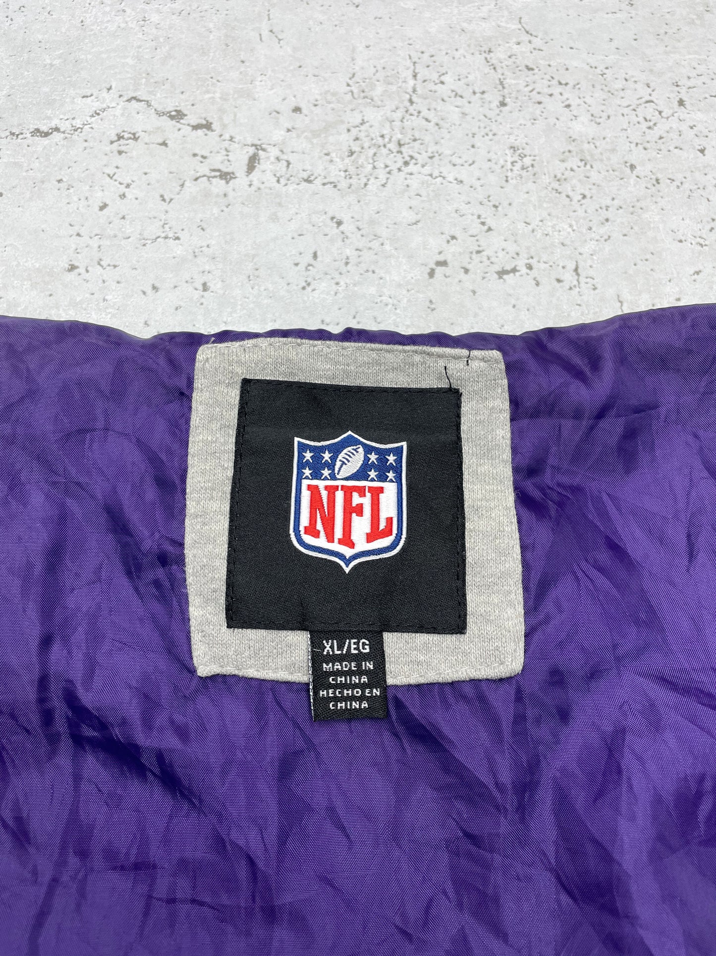 NFL Ravens Vintage heavy Zipper grau lila XL - MonkeysVintage