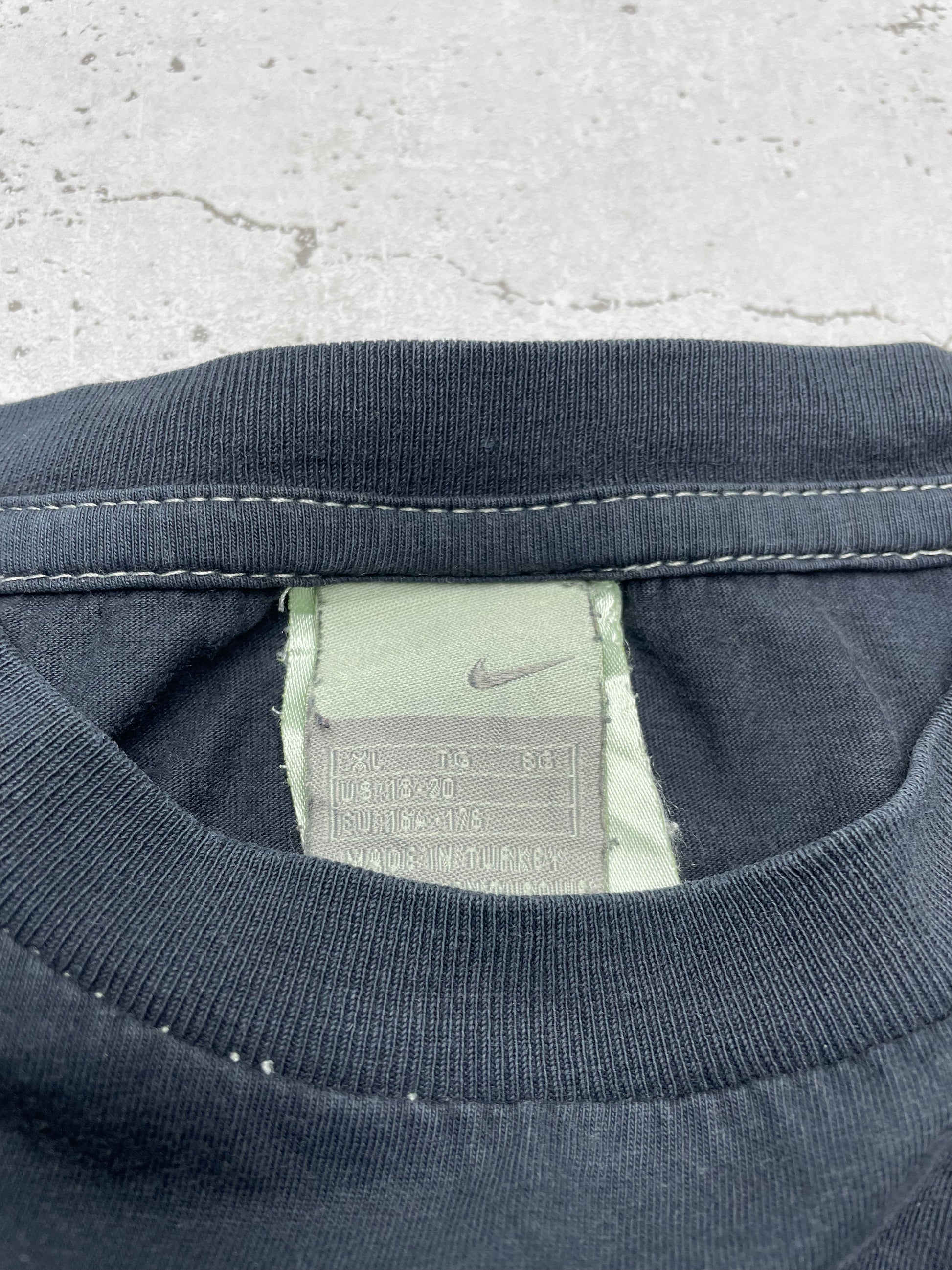 Nike Vintage Y2K T-Shirt schwarz S - MonkeysVintage