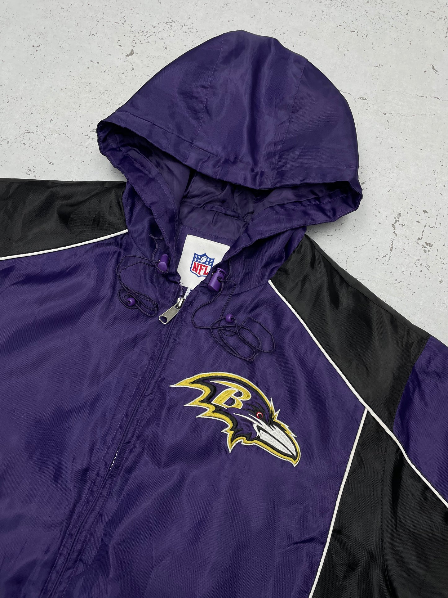 NFL Baltimore Ravens Vintage Windbreaker Jacke lila schwarz XL - MonkeysVintage
