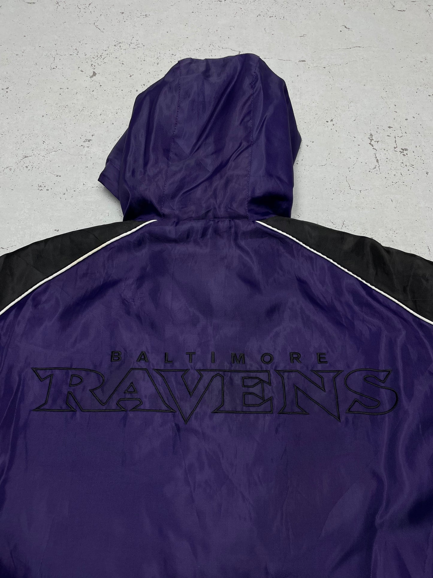 NFL Baltimore Ravens Vintage Windbreaker Jacke lila schwarz XL - MonkeysVintage