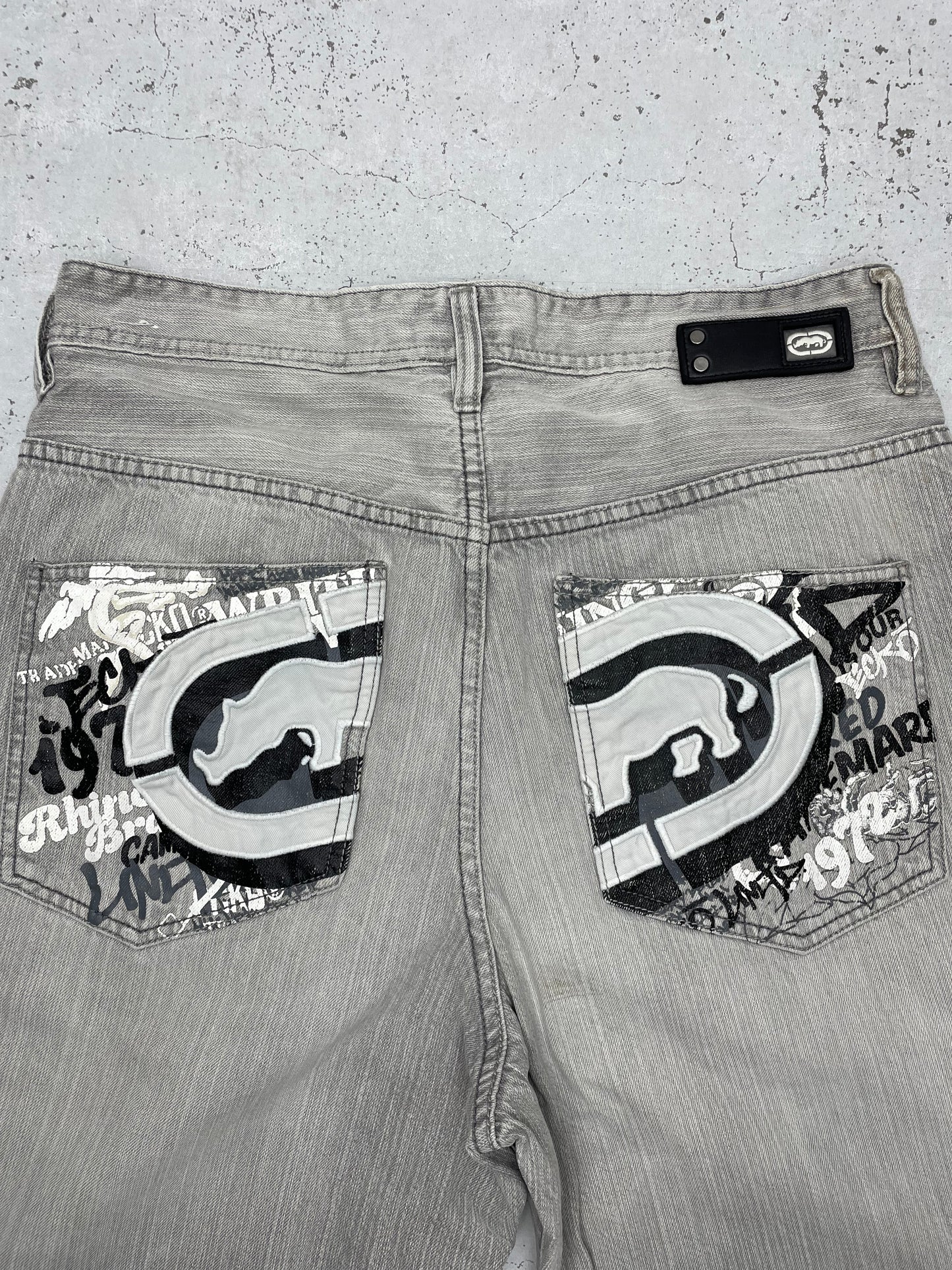 Ecko Unltd. Vintage Y2K Baggy Jeans embroidered grau W32 L34 - MonkeysVintage
