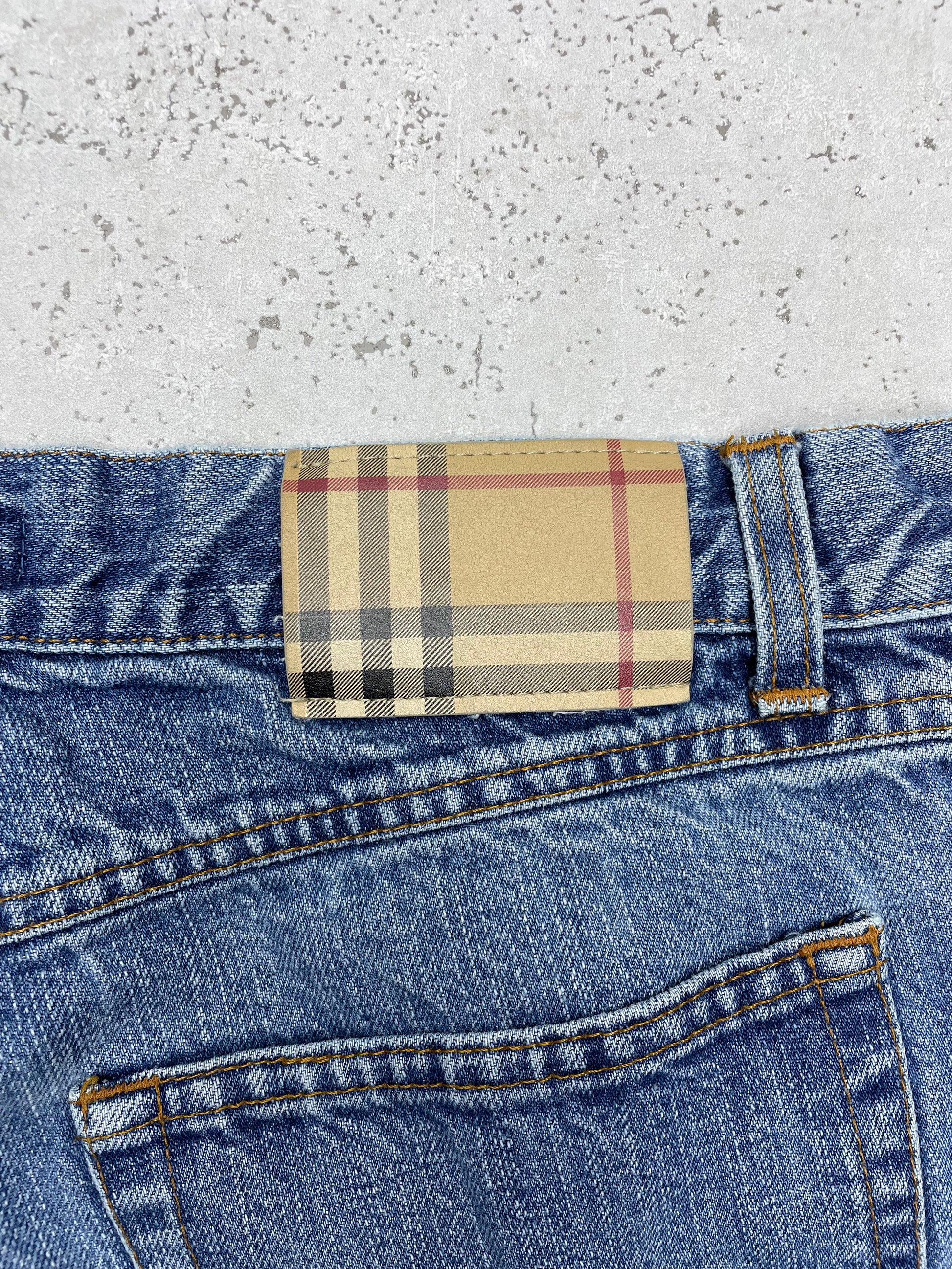 Burberry Jeans Straight Leg Fit hellblau W34 - MonkeysVintage