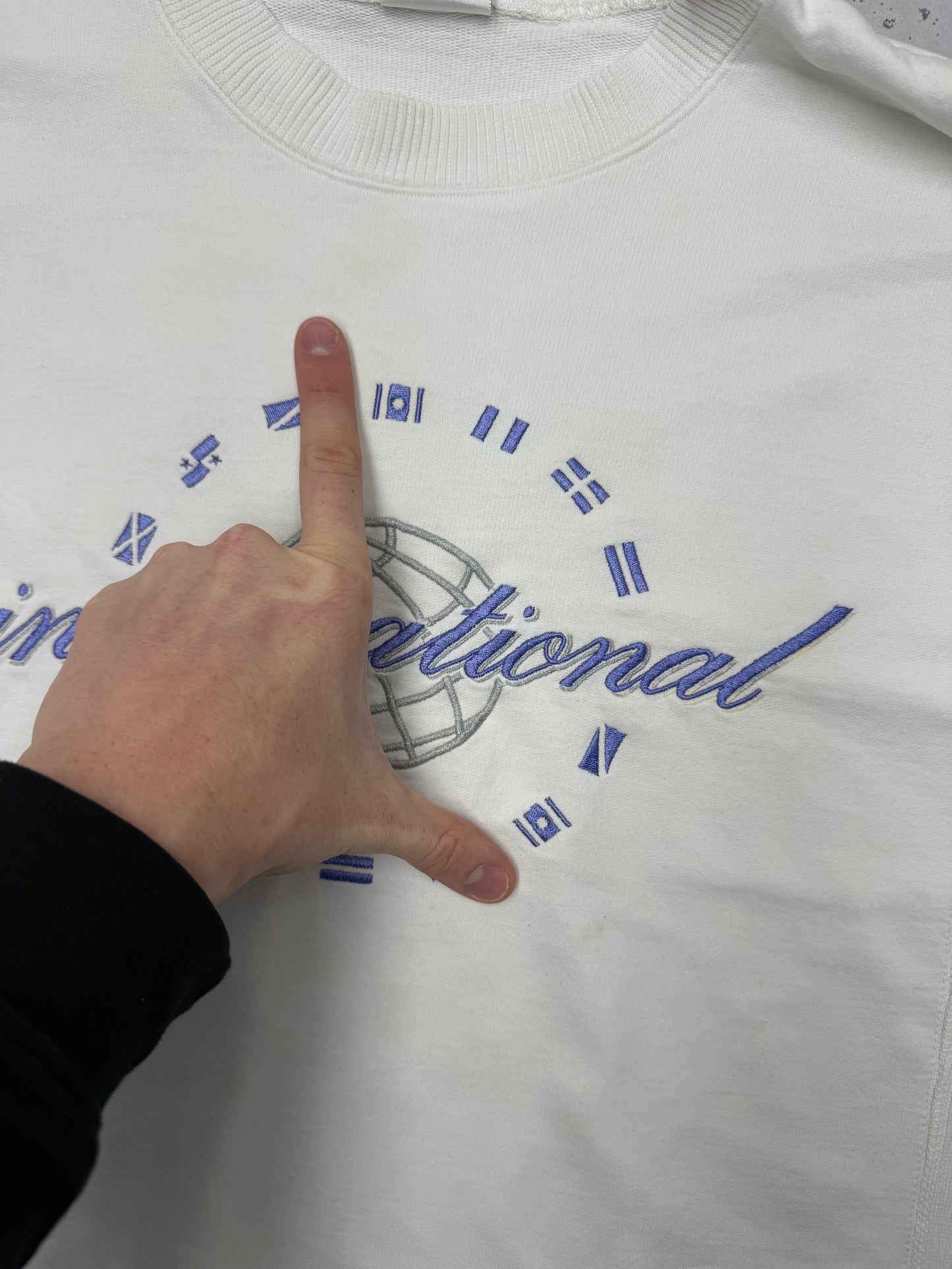 Nike International TWA Stickerei Sweatshirt weiß – Foto 6