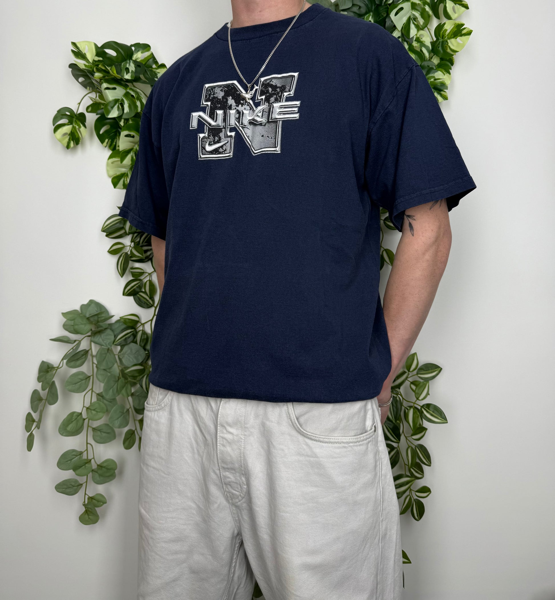 Nike Y2K Vintage T-Shirt XL - MonkeysVintage