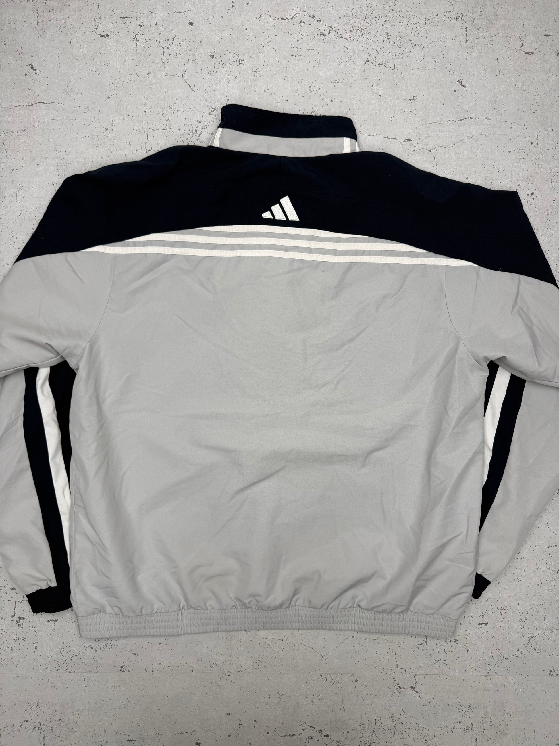 adidas V-Streifen Trainingsjacke grau – Foto 6