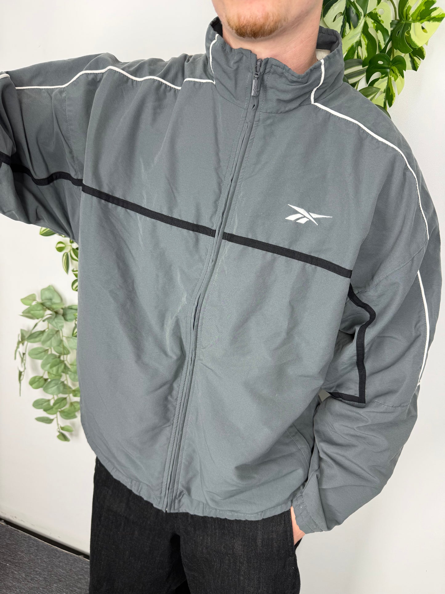 Reebok großes Logo hinten Trainingsjacke grau – Foto 1