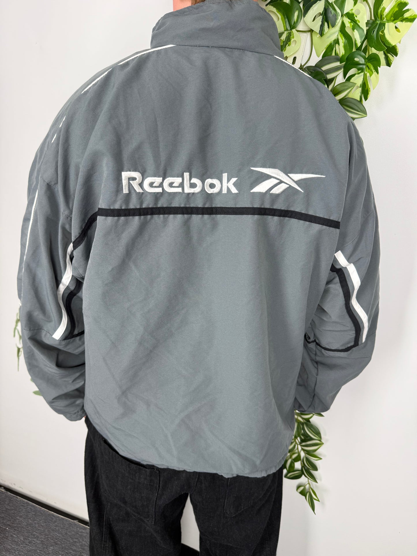 Reebok großes Logo hinten Trainingsjacke grau – Foto 2