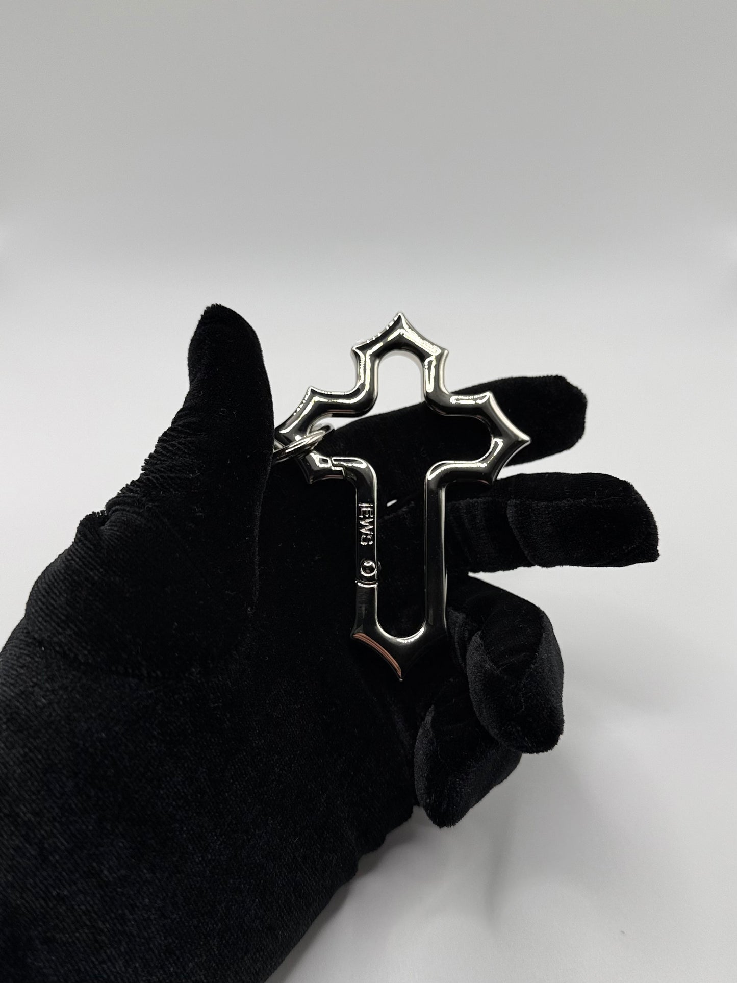 Y2K Silber Kreuz Anhänger – Accessoire für Hosenkette, Schlüssel oder Tasche