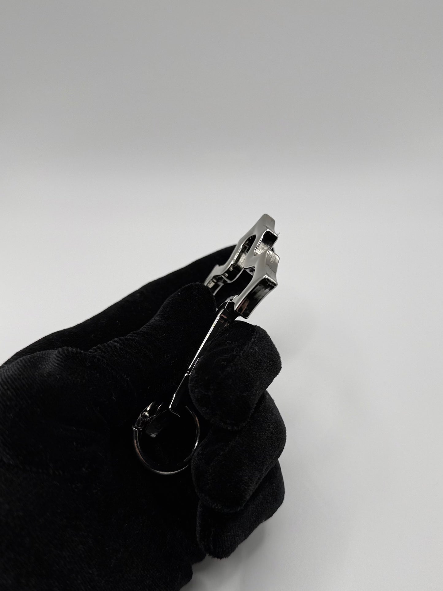 Y2K Silber Kreuz Anhänger – Accessoire für Hosenkette, Schlüssel oder Tasche