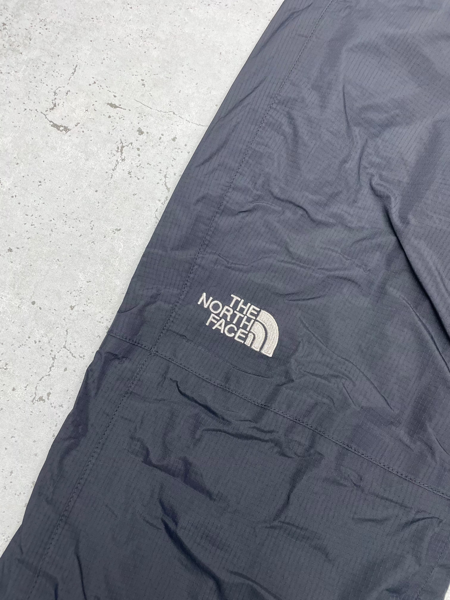 The North Face HyVent outdoor Allwetter Hose Regenhose schwarz XS