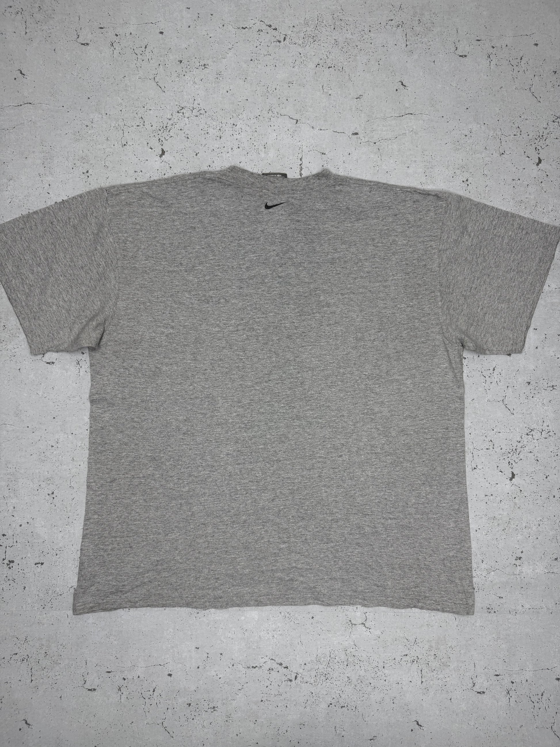 Nike USA Football Vintage T-Shirt XL - MonkeysVintage