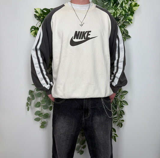 Nike Vintage embroidered Sweatshirt weiß schwarz XL