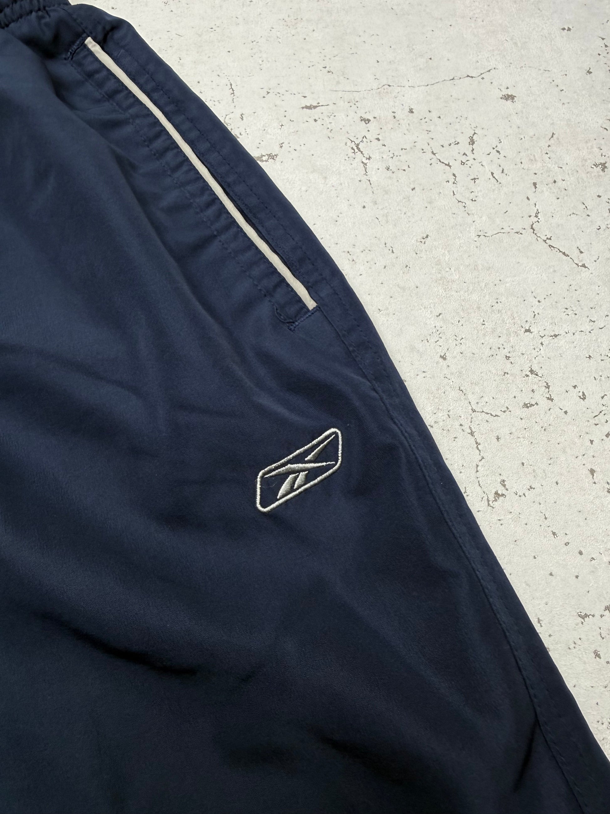 Reebok Vintage Trackpants in Navy, Größe XXL, Logo Nahaufnahme
