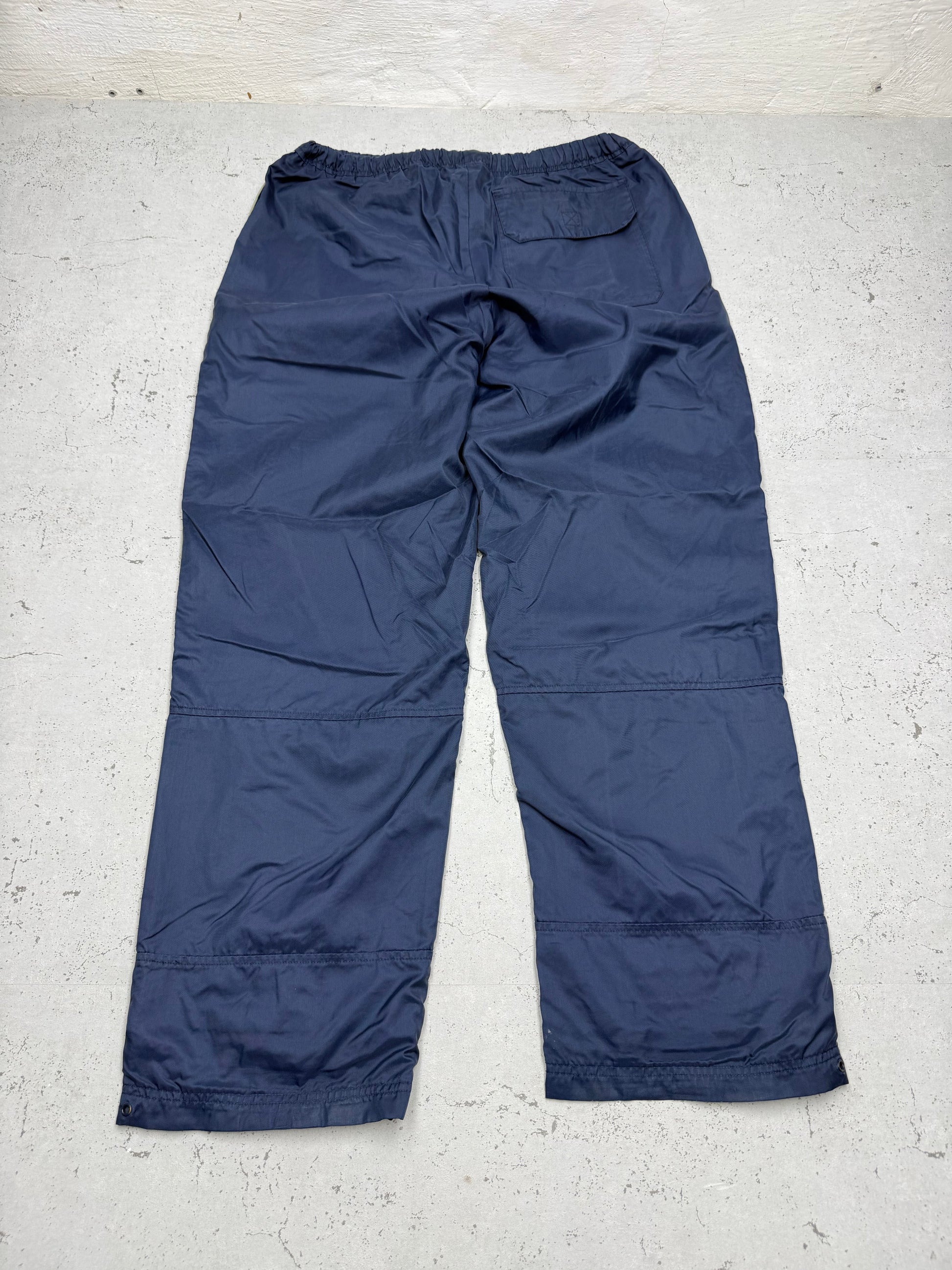 Nike Vintage Cargo Trackpants in Navy mit orangem Swoosh, Größe L, Rückansicht