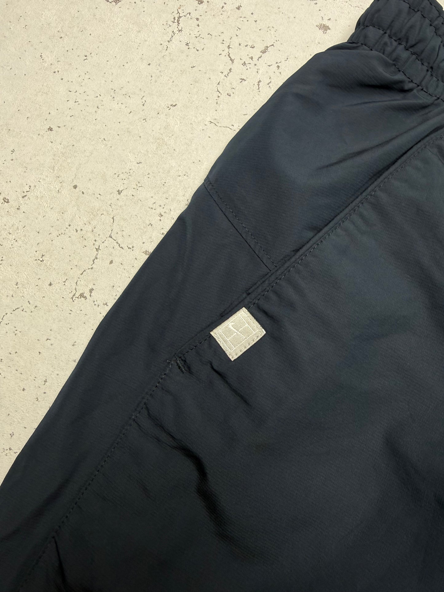 Nike Vintage Trackpants in Navy, Größe L, Detail Tasche