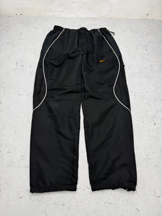 Nike Shox Vintage Trackpants in Schwarz, Größe L, Vorderansicht