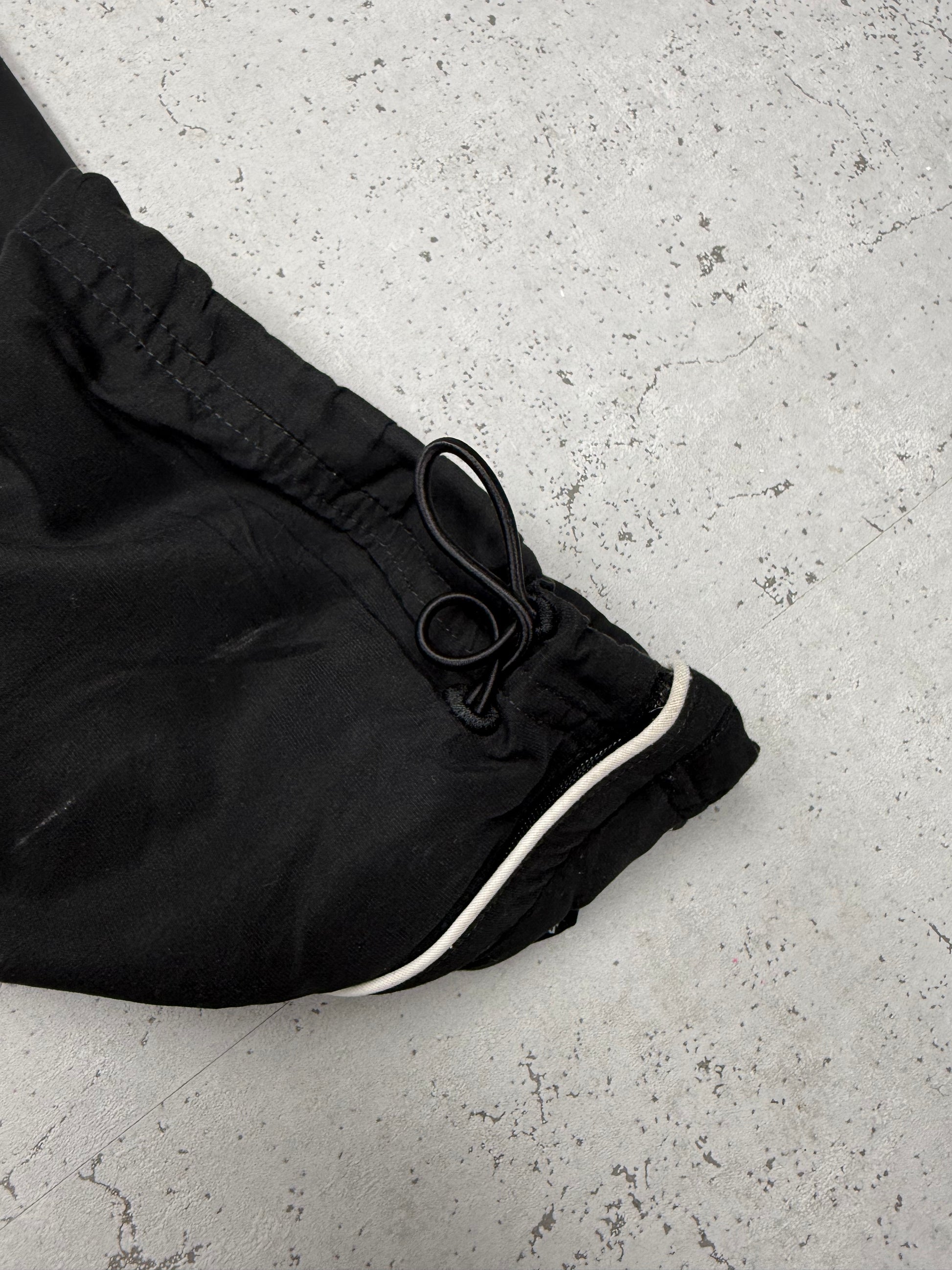 Nike Shox Vintage Trackpants in Schwarz, Größe L, Detail Bund mit Kordelzug