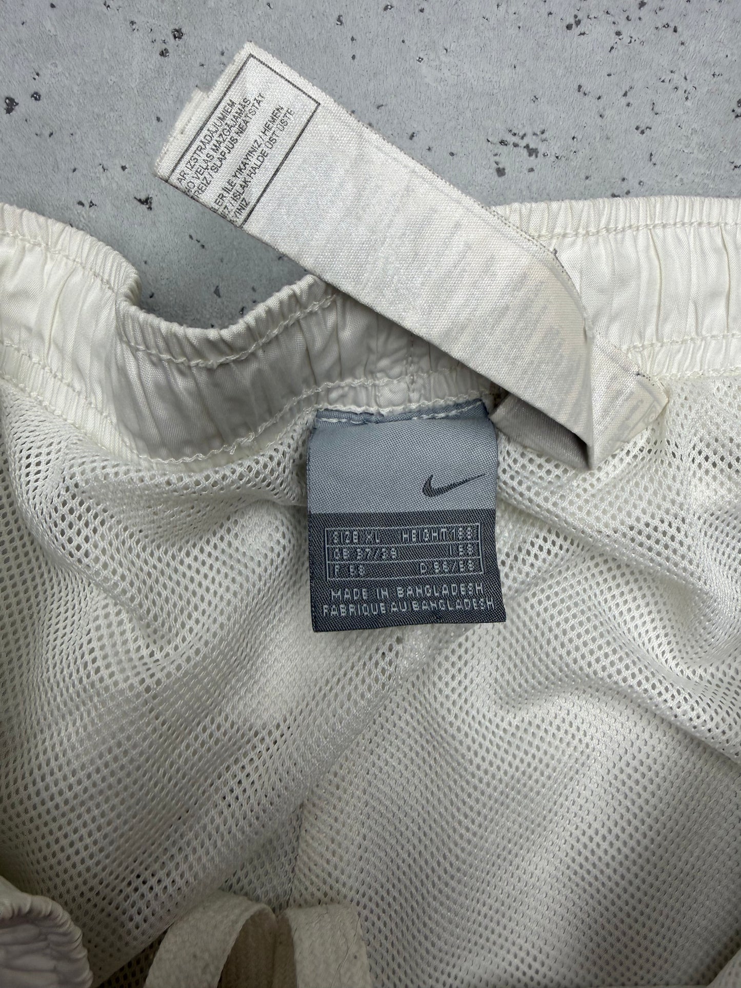 Nike Vintage Trackpants in Weiß, Größe XL, Rückansicht
