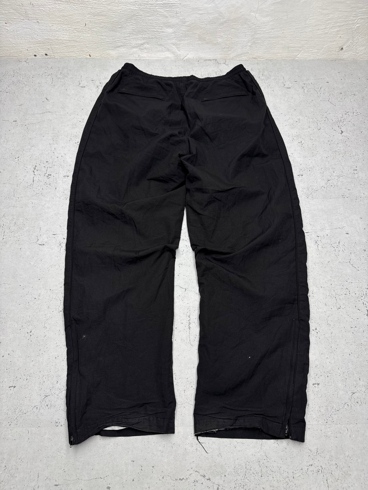 Umbro Vintage Trackpants in Schwarz, Größe L, Rückansicht