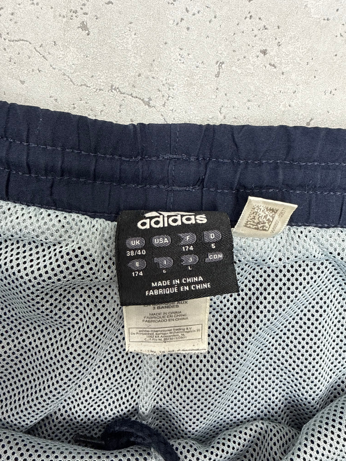 adidas Vintage Trackpants in Dunkelblau, Größe S, Etikett
