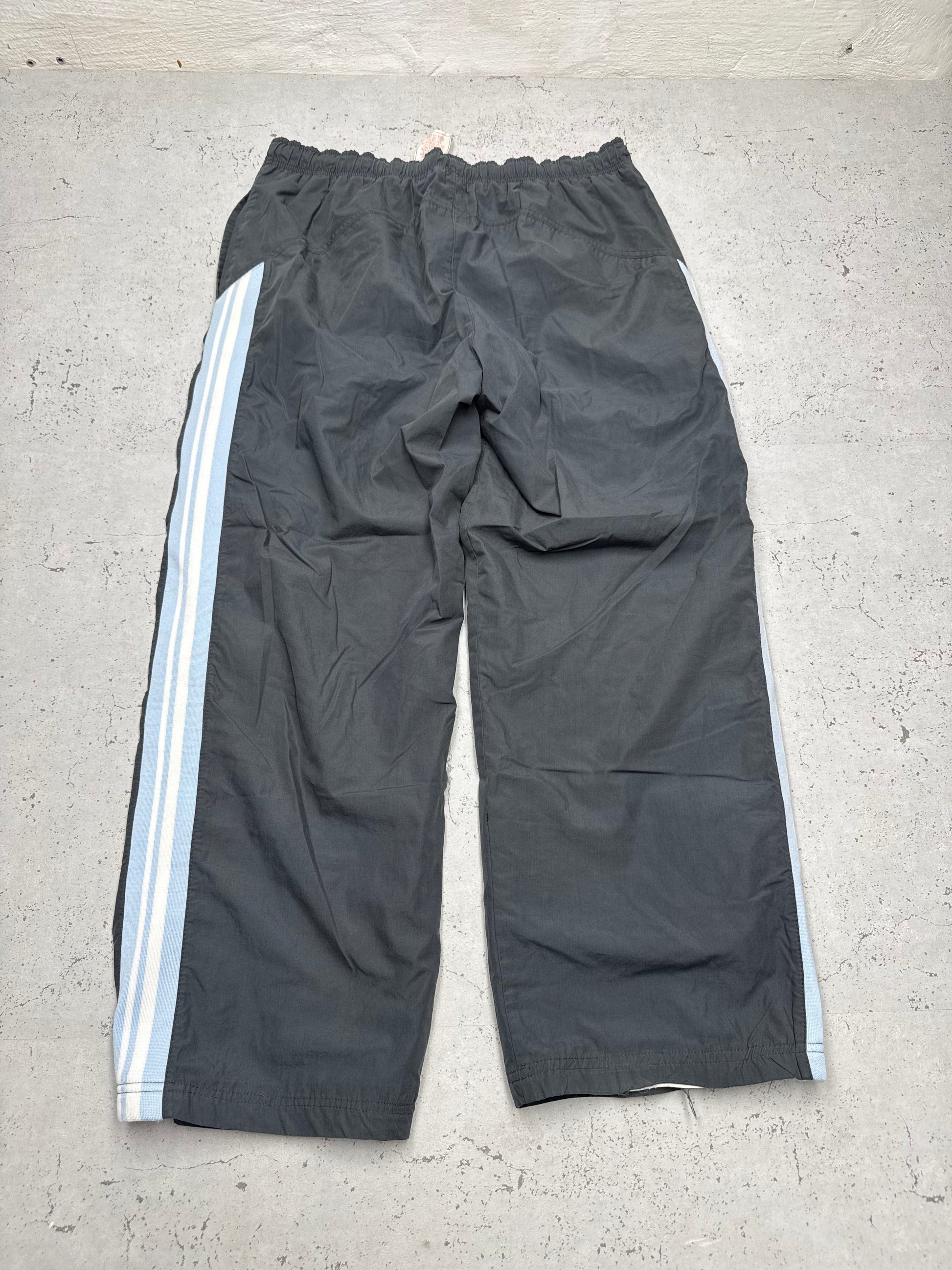 Nike Vintage Trackpants in Dunkelgrau mit Streifen, Größe XL, Rückansicht