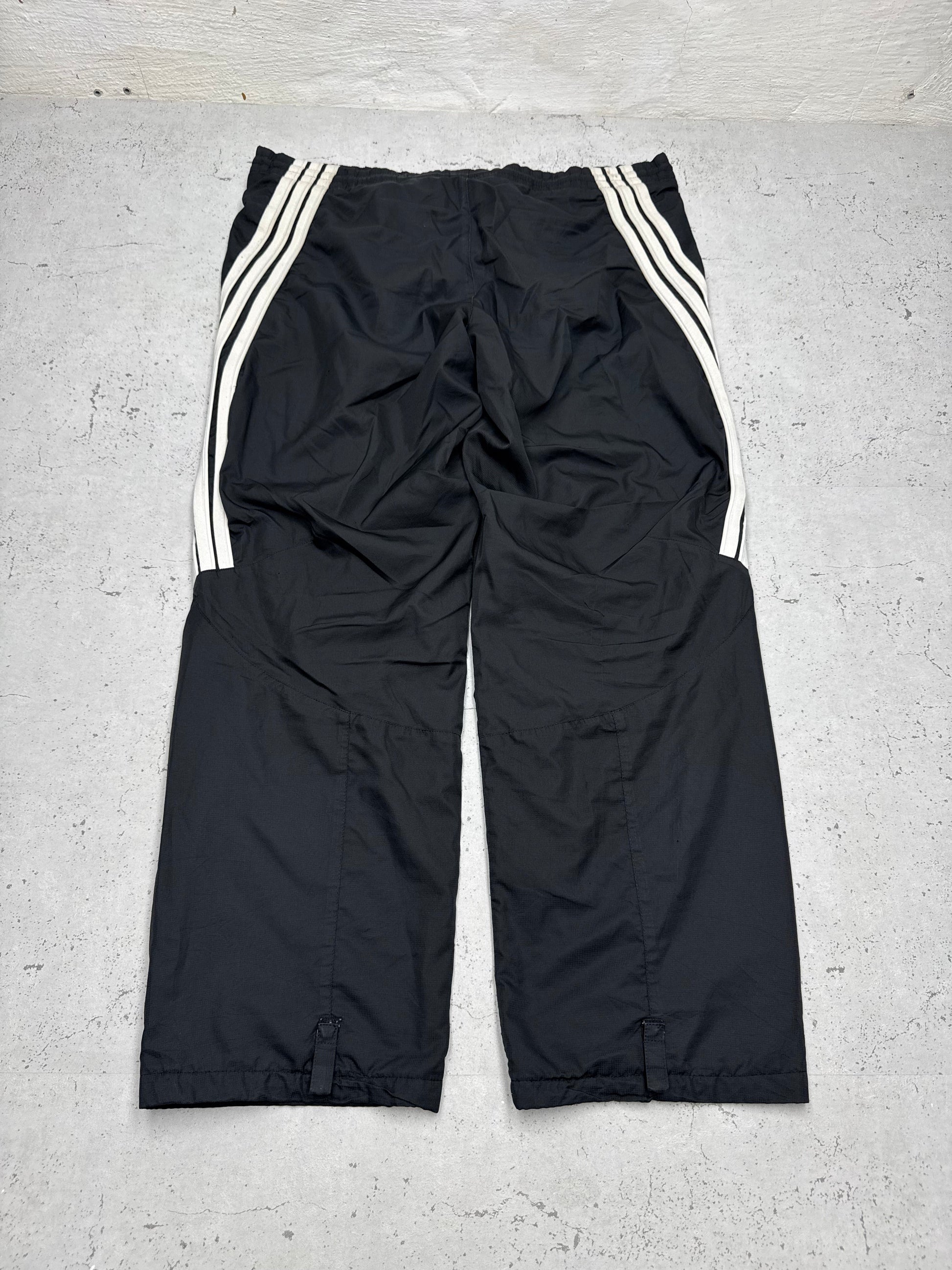 adidas Vintage Trackpants in Schwarz, Größe M, Rückansicht