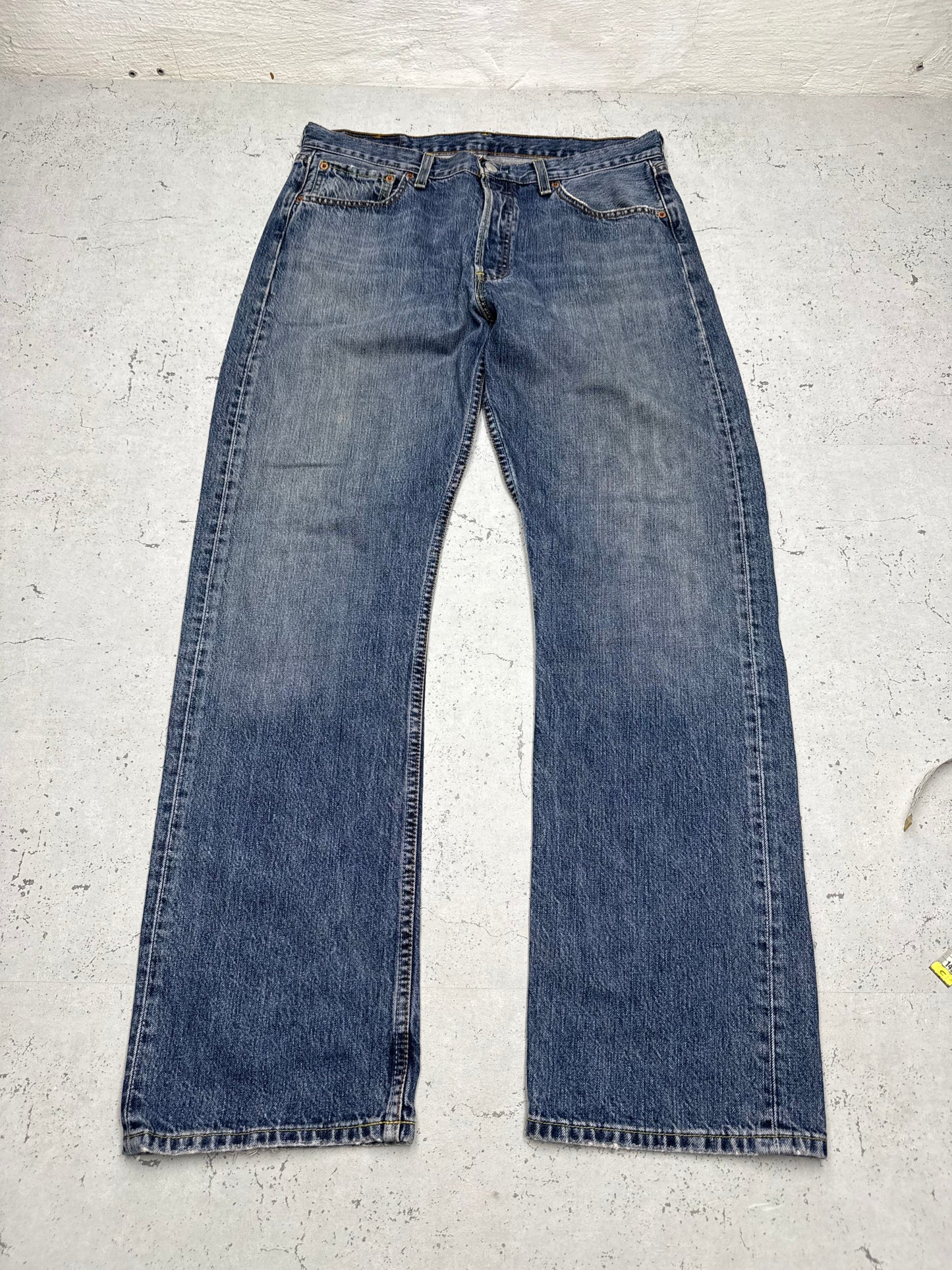 Levis 501 Vintage Jeans in Mid Blue, W34, Vorderansicht