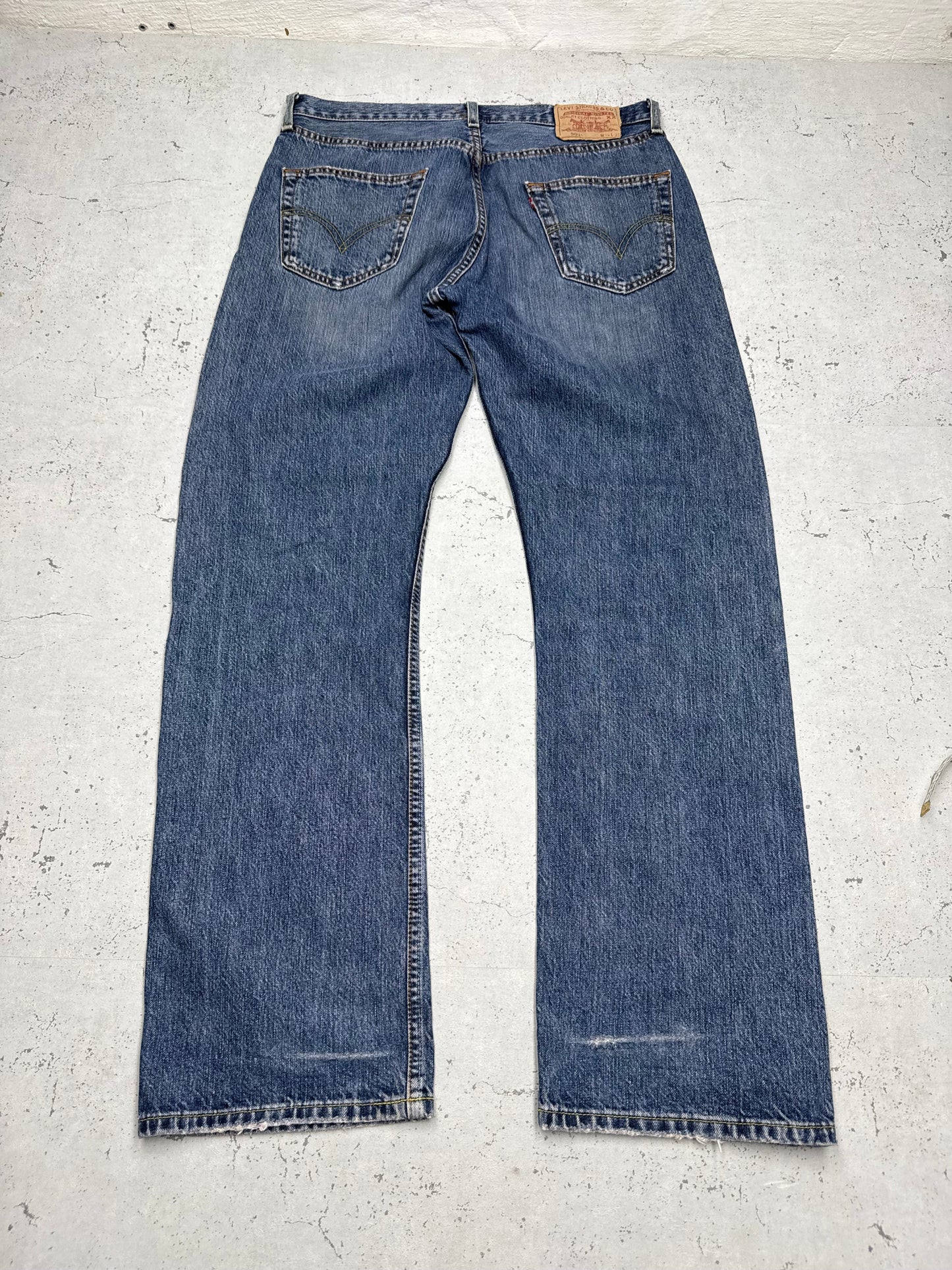 Levis 501 Vintage Jeans in Mid Blue, W34, Rückansicht