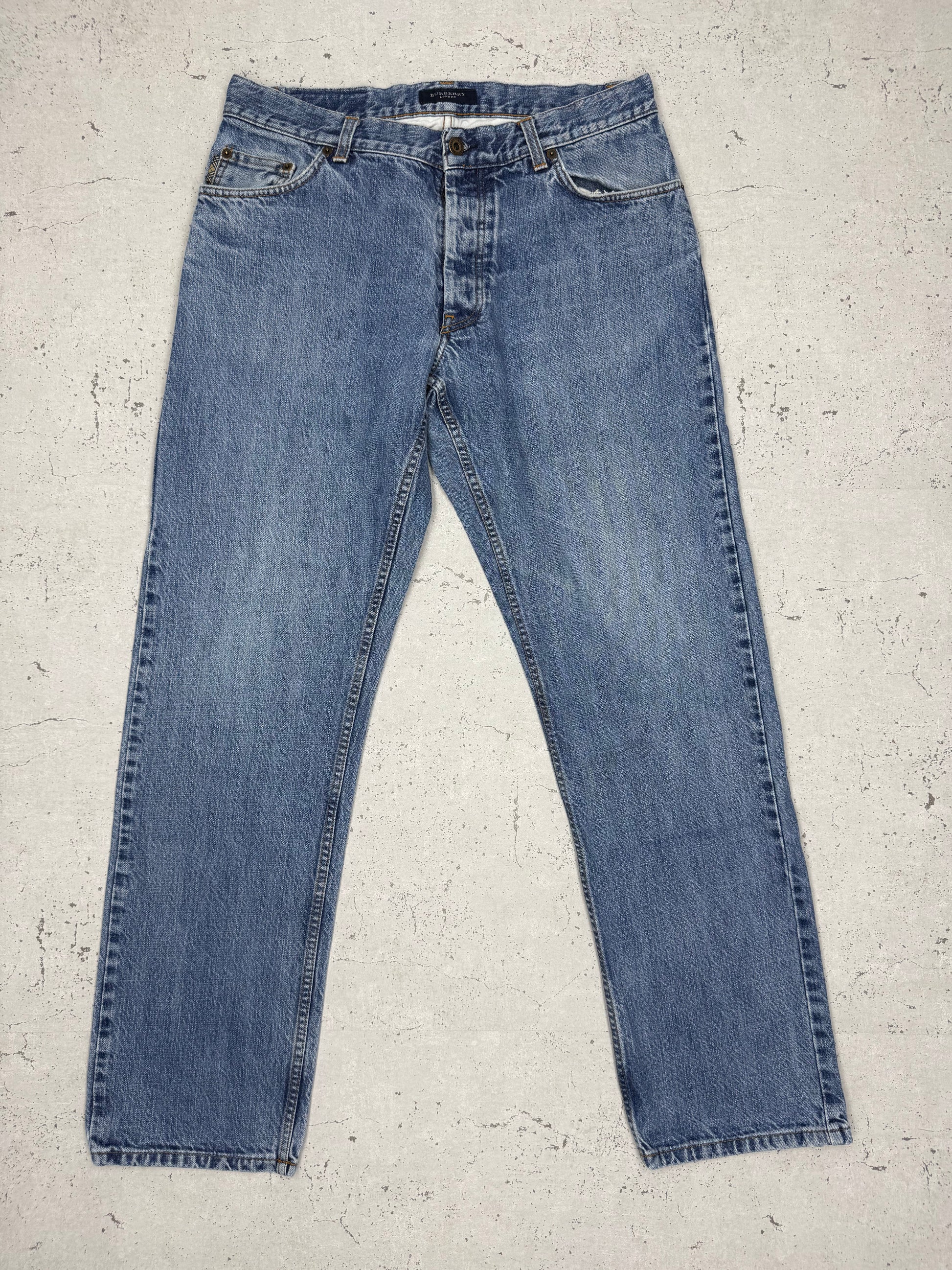 Burberry Jeans Straight Leg Fit hellblau W34 - MonkeysVintage