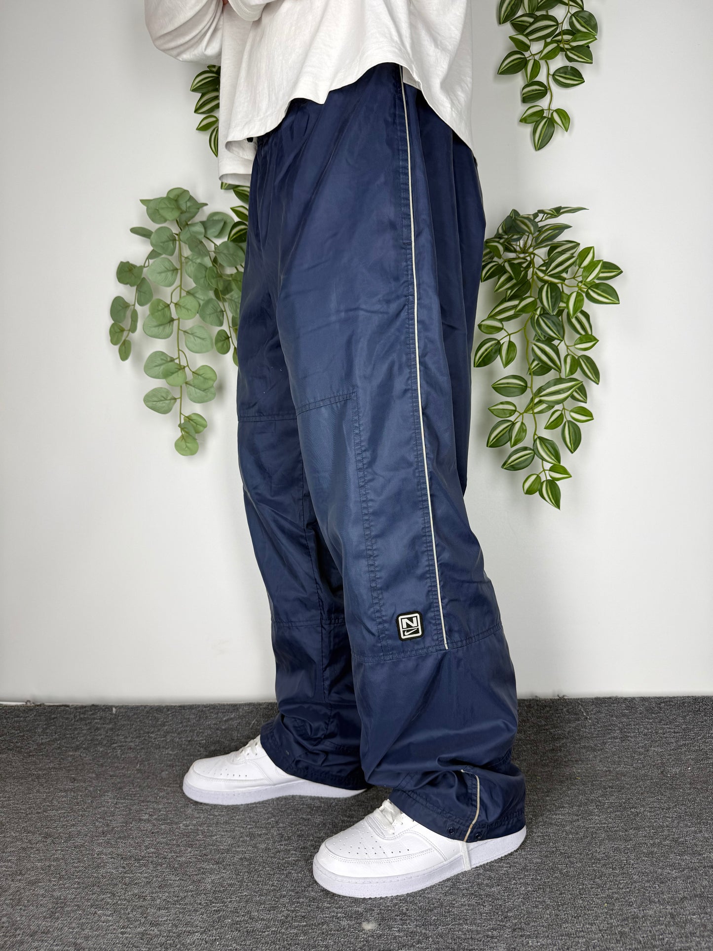 Nike Trackpants – Y2K Vintage Cargo Trainingshose Navy Oranger Swoosh – Gr. L