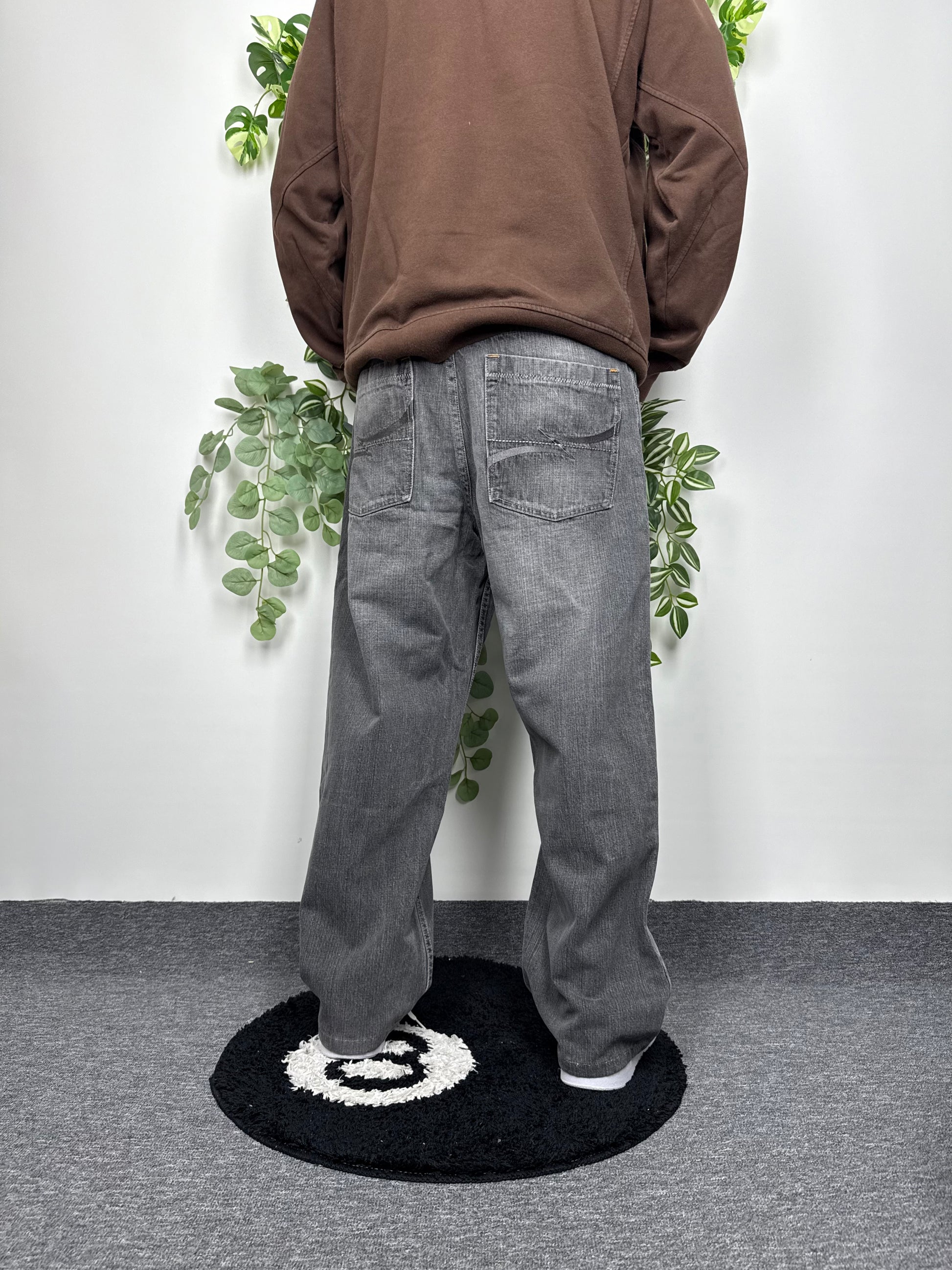 SecondSkin Y2K Vintage Baggy embroidered Jeans W34 L32 - MonkeysVintage