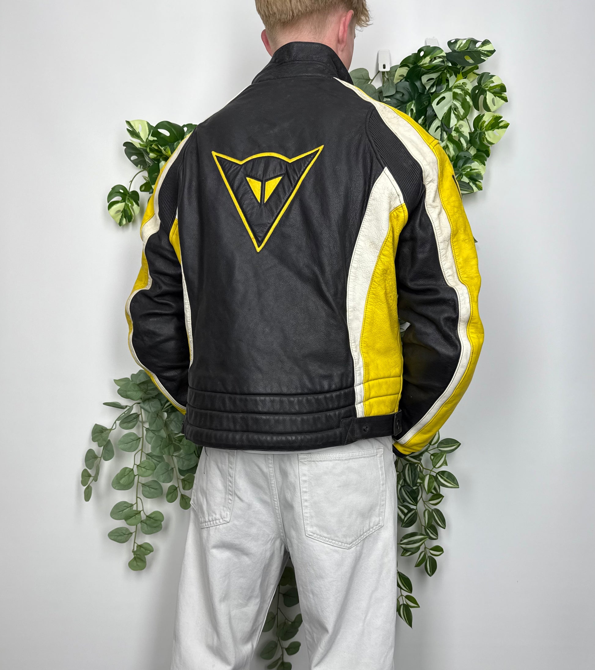 Dainese Vintage Lederjacke Mottoradjacke schwarz gelb M - MonkeysVintage