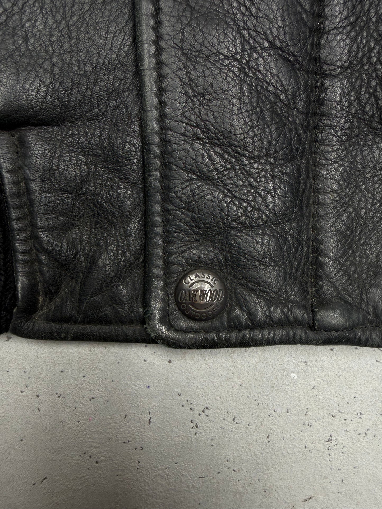 Oakwood Vintage Lederjacke in Schwarz, Größe L, Detail Druckknopf